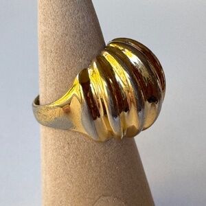 Bubble Dome Ring Sz 6, Gold Ribbed